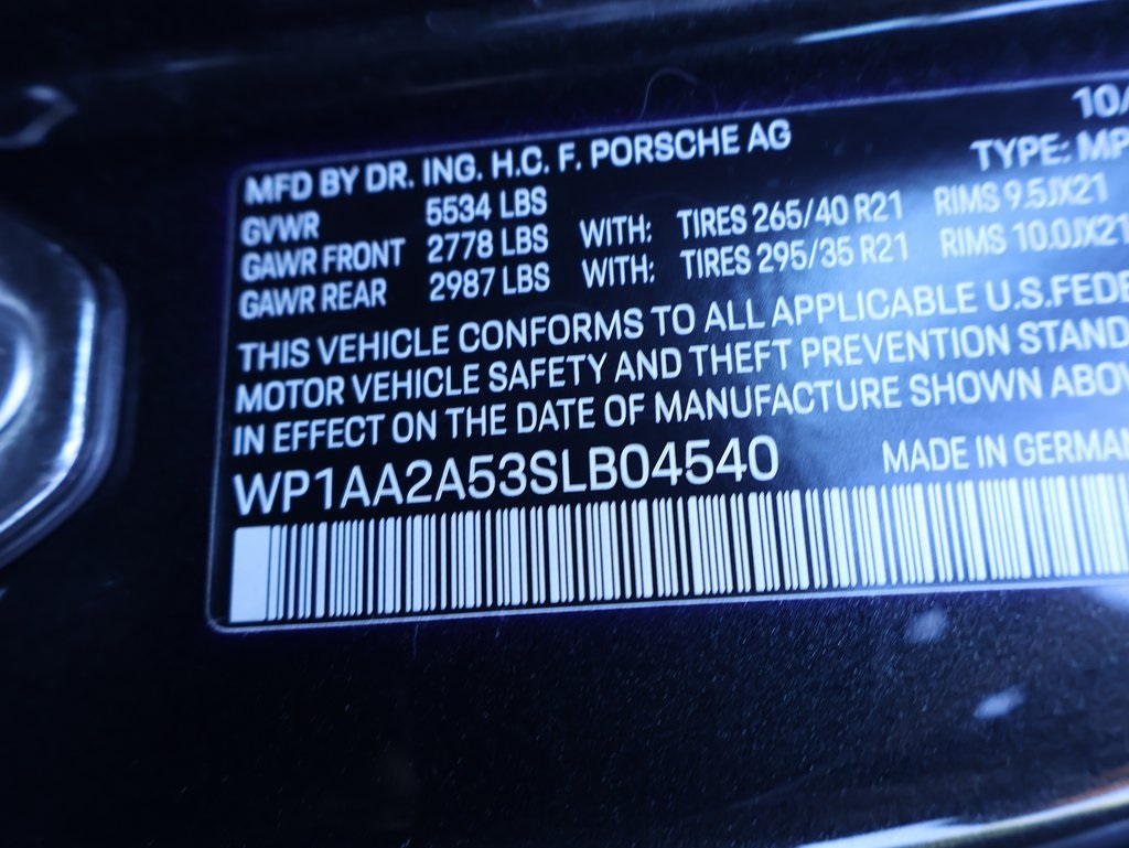 2025 Porsche Macan T photo 36