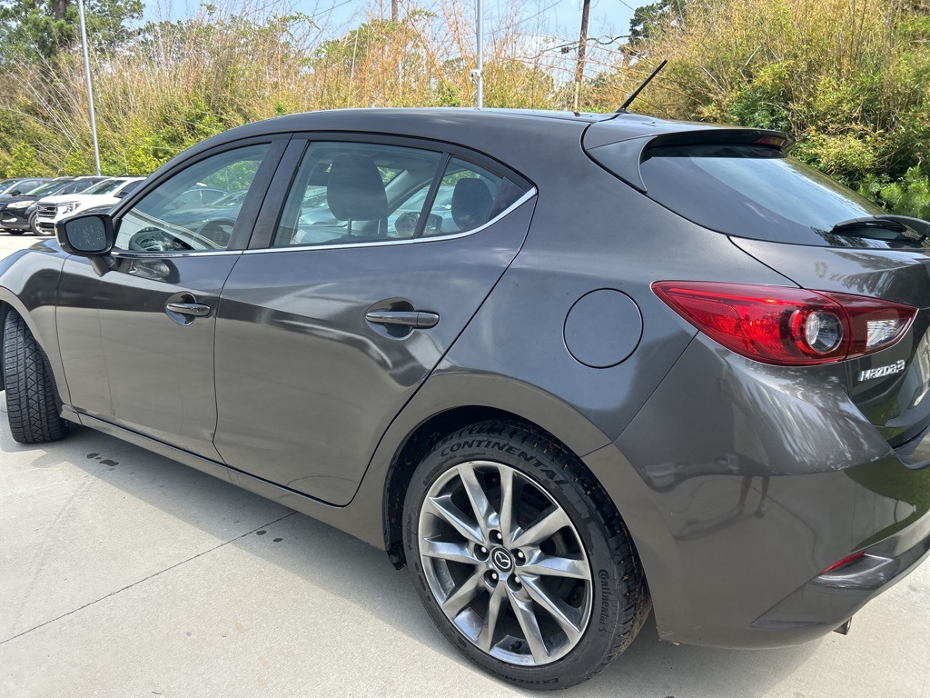 2018 Mazda Mazda3 Touring photo 4