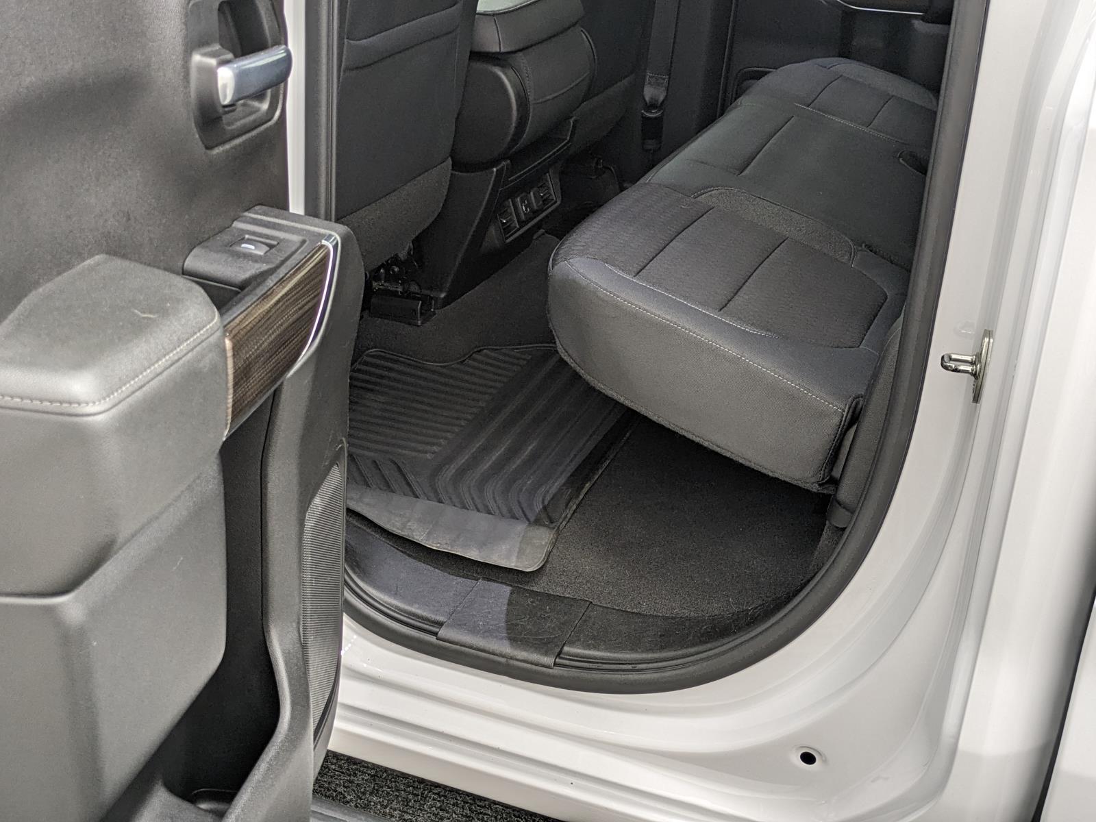 2019 Chevrolet Silverado 1500 RST photo 24