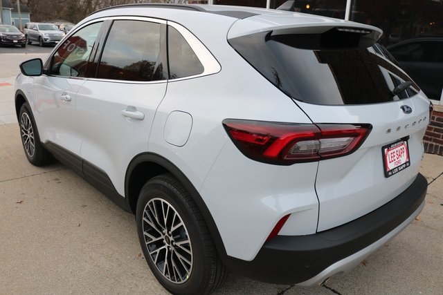 2025 Ford Escape Plug-In Hybrid photo 4