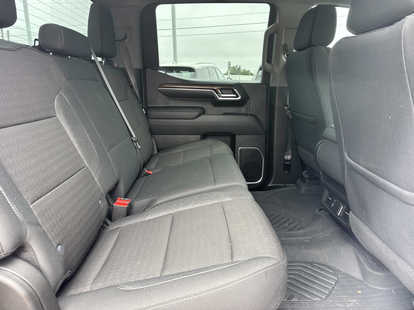 2023 Chevrolet Silverado 1500 LT photo 9