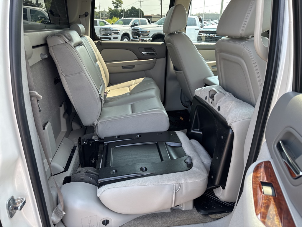 2008 Chevrolet Avalanche LTZ photo 15