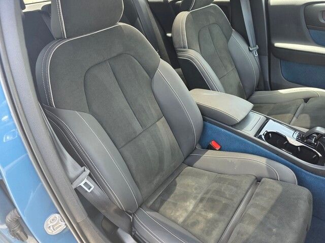 2022 Volvo C40 Recharge photo 33