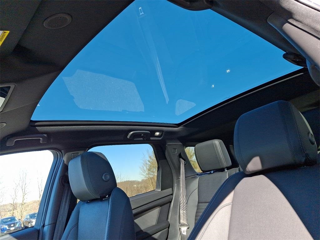 2025 Land Rover Discovery Sport Dynamic SE photo 6