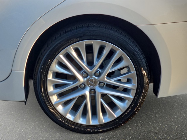 2014 Lexus ES 350 photo 31