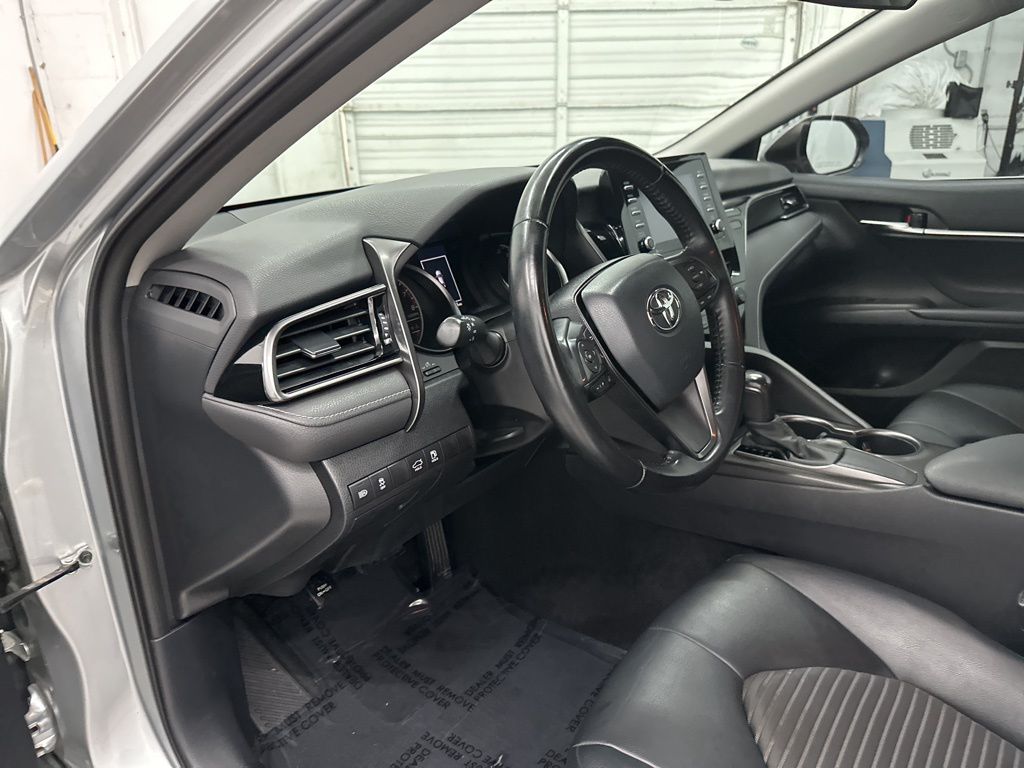2021 Toyota Camry SE photo 9