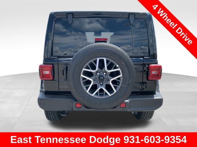 2025 Jeep Wrangler Sahara photo 4