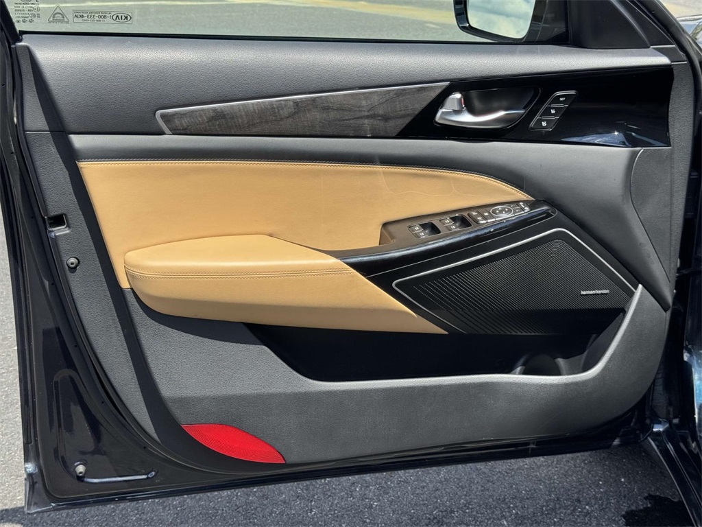 2020 Kia Cadenza Limited photo 22