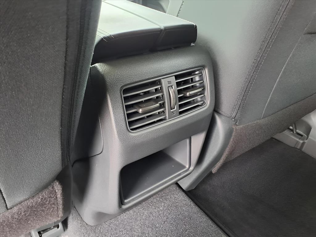 2025 Nissan Rogue S photo 9