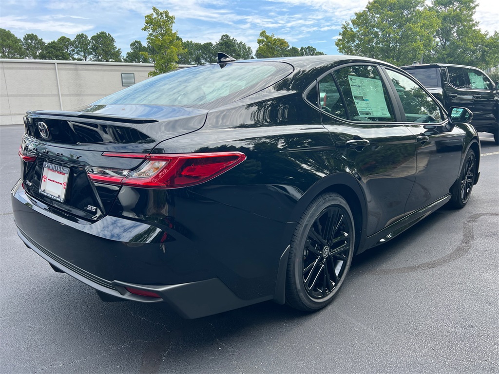 2025 Toyota Camry SE photo 3