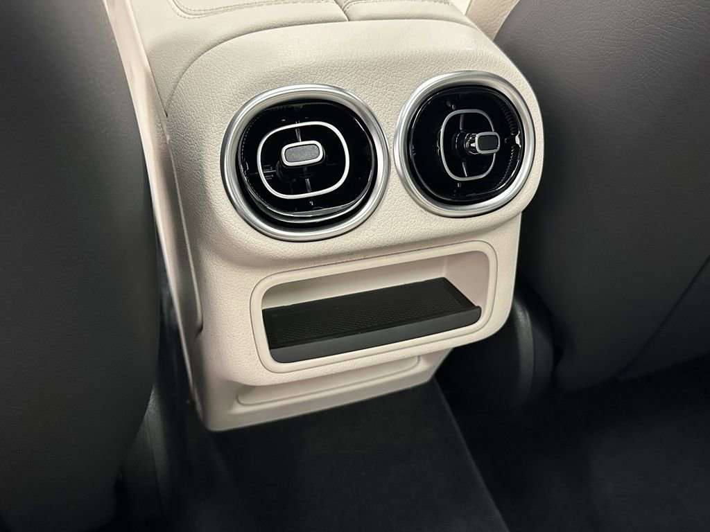 2026 Mercedes Benz GLC 300 photo 26