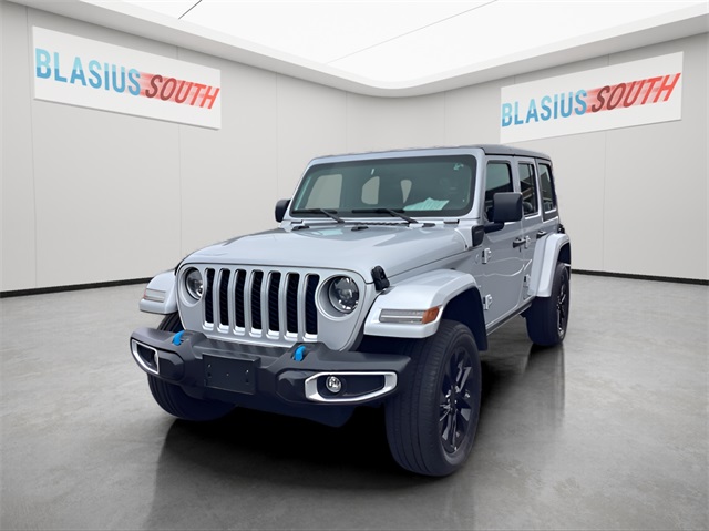 2023 Jeep Wrangler Sahara 4xe photo 6