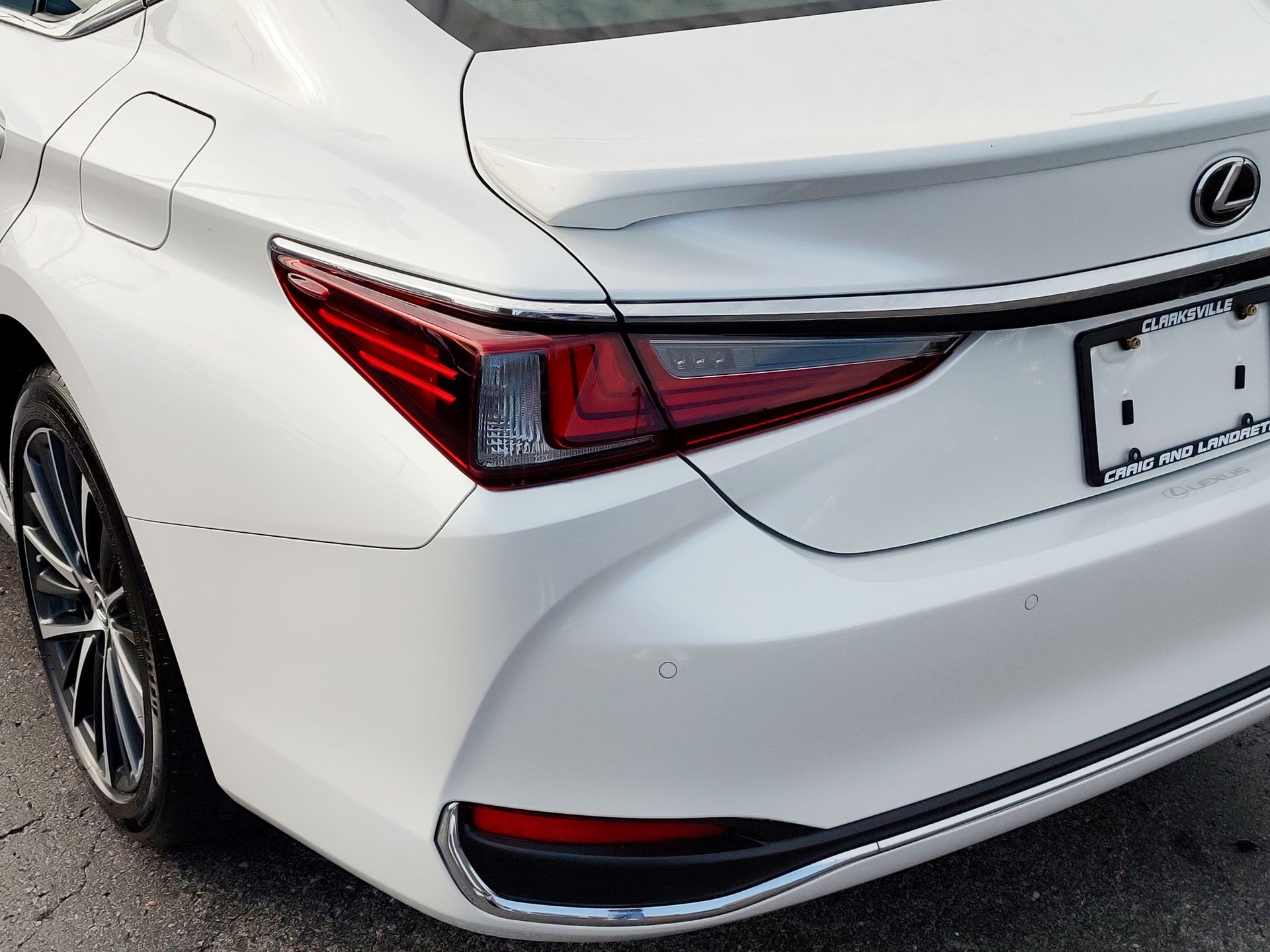2023 Lexus ES 250 AWD photo 22