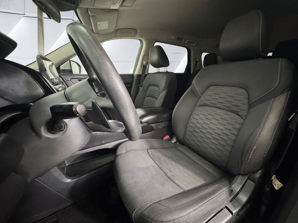 2022 Nissan Pathfinder S photo 8