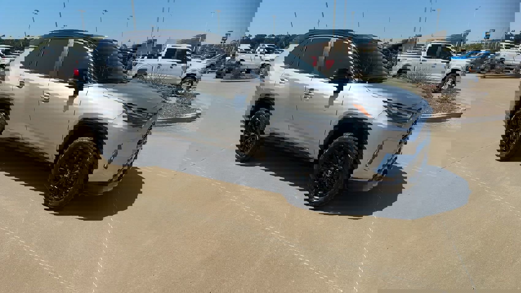 2022 Toyota RAV4 Hybrid XSE photo 2