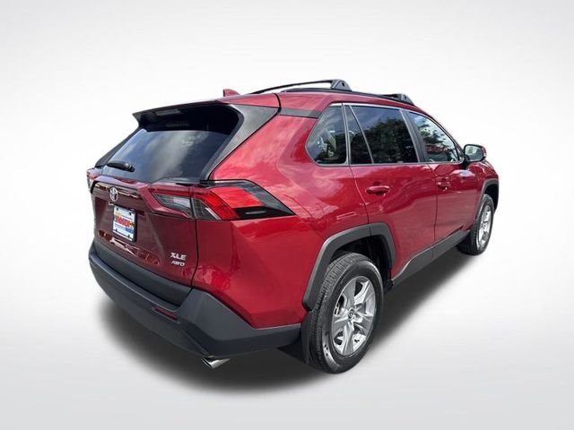 2022 Toyota RAV4 XLE photo 5