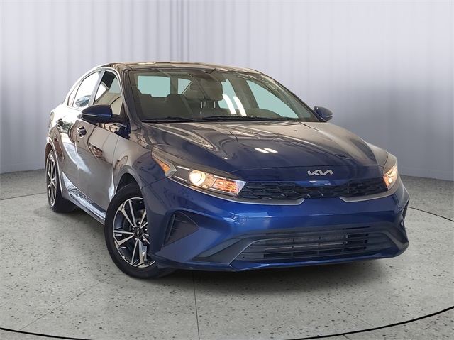 2023 Kia Forte LXS photo 2