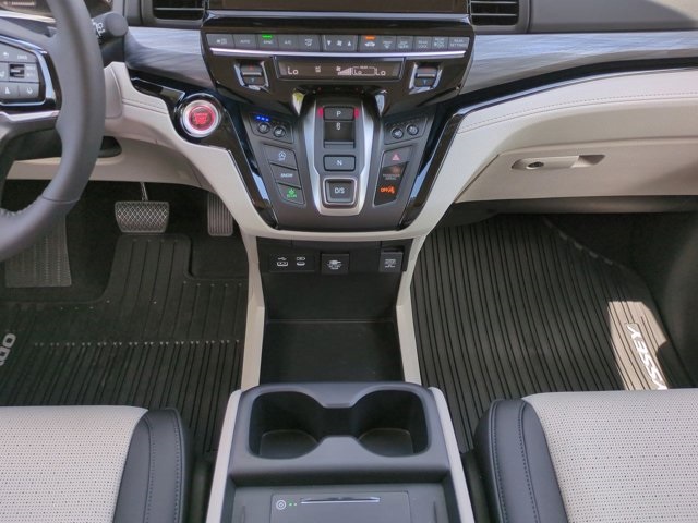 2026 Honda Odyssey Elite photo 16
