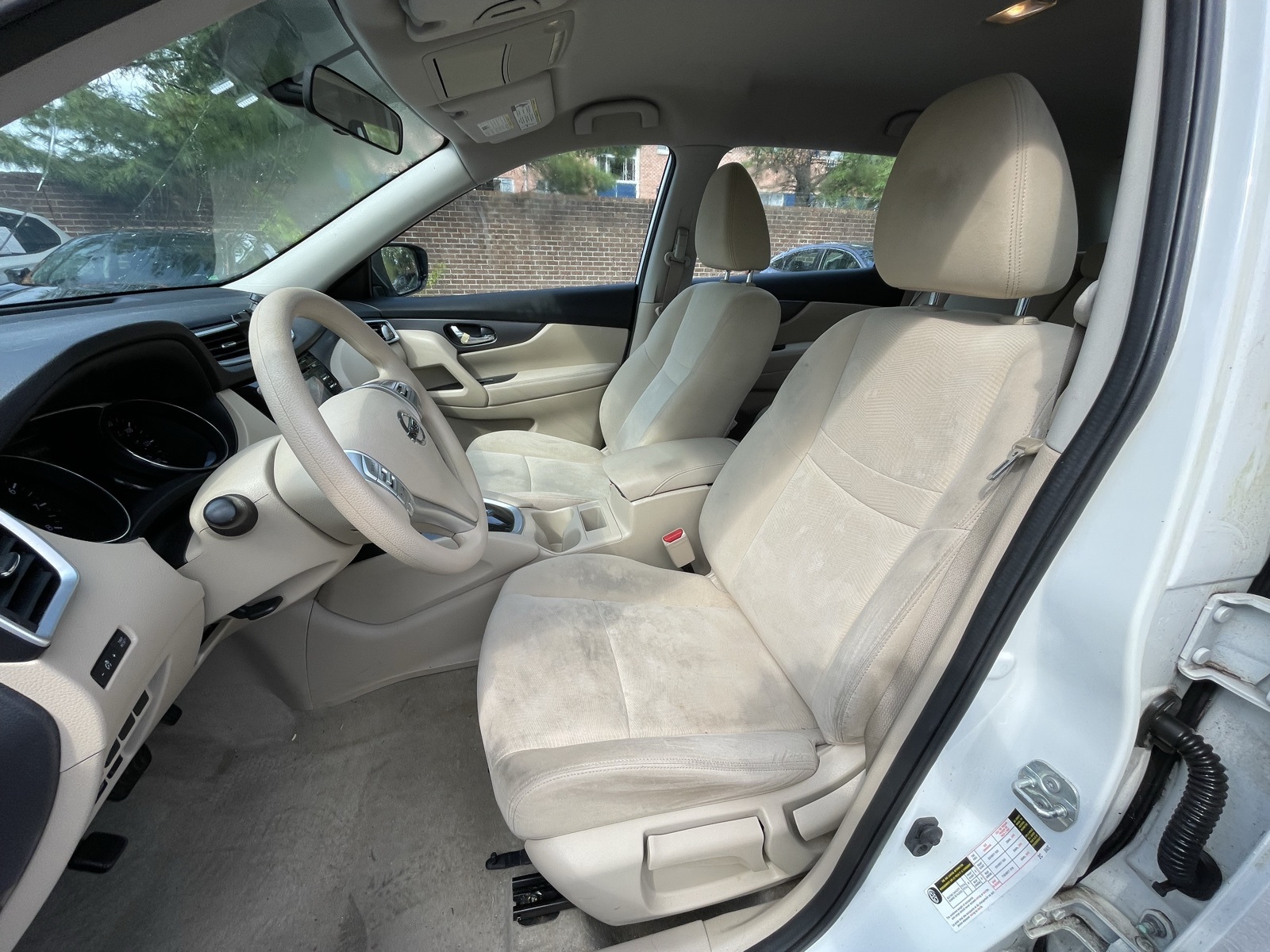 2015 Nissan Rogue S photo 8