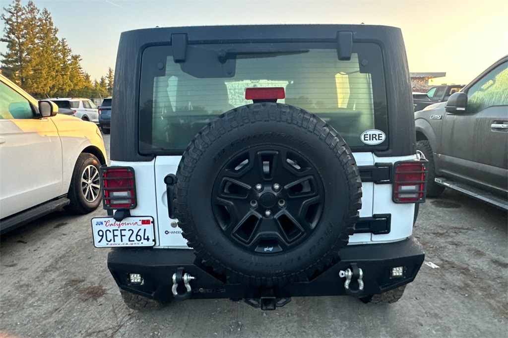 2016 Jeep Wrangler Unlimited Sport photo 2