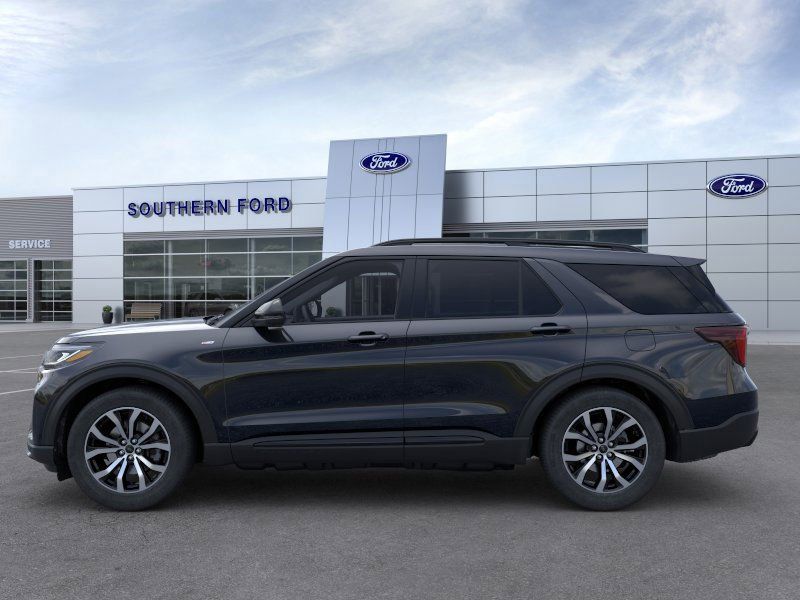 2025 Ford Explorer ST-Line photo 2
