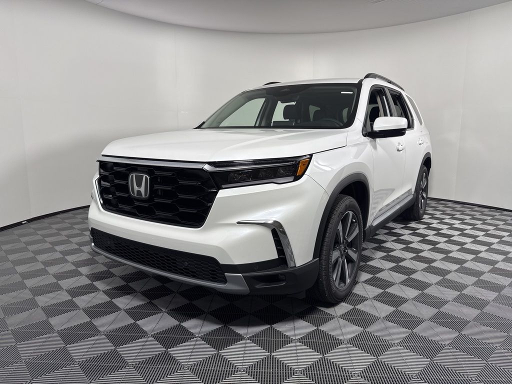 2025 Honda Pilot Touring's photo