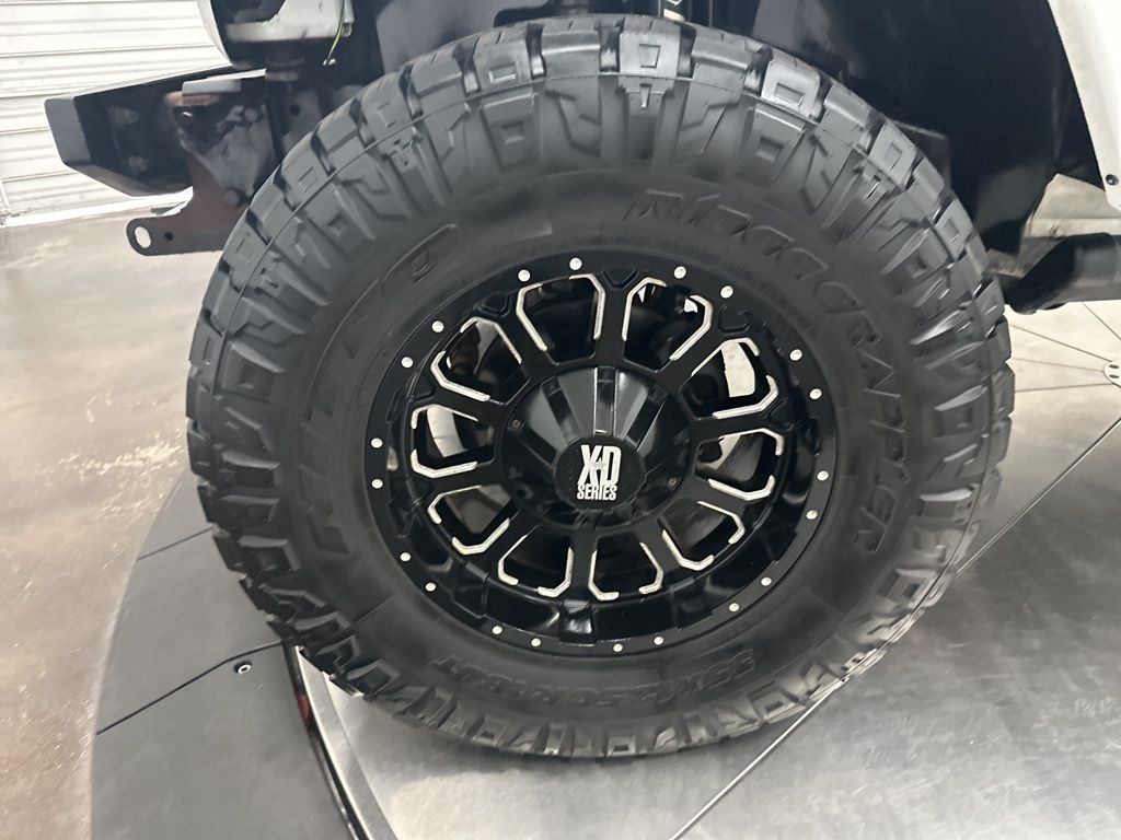 2014 Jeep Wrangler Unlimited Sahara photo 23