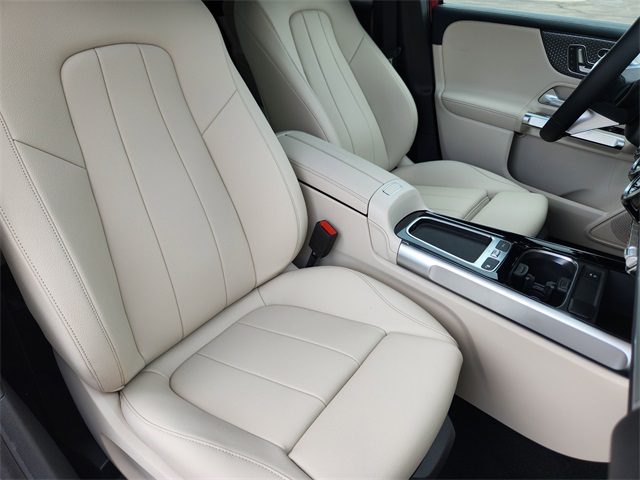 2026 Mercedes Benz GLB 250 4MATIC photo 14
