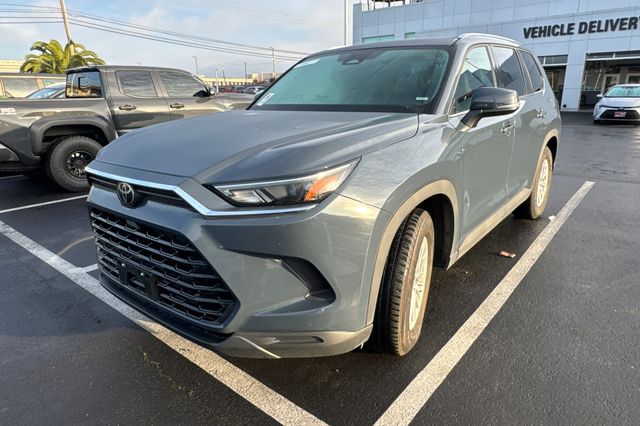 2025 Toyota Grand Highlander XLE's photo