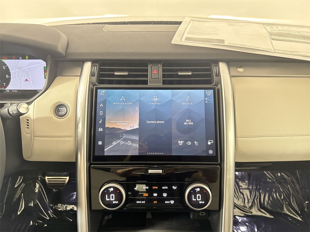 2025 Land Rover Discovery SE photo 15