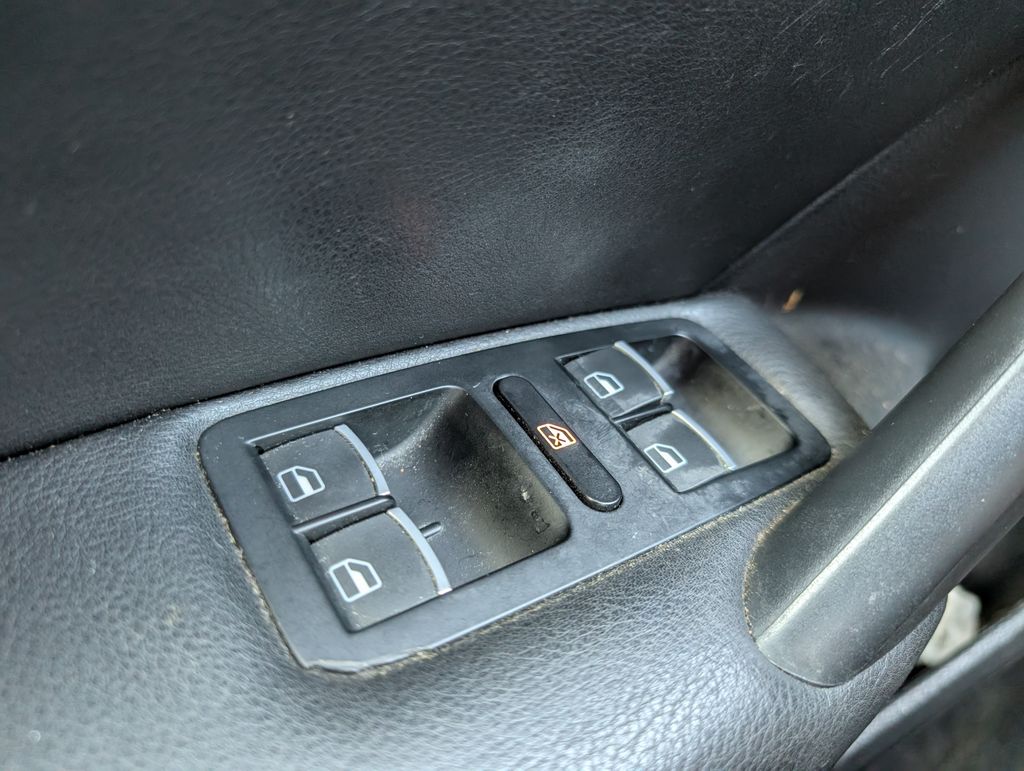 2014 Volkswagen Passat S photo 5