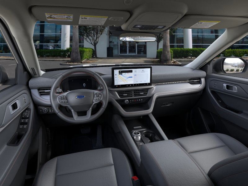 2025 Ford Explorer photo 8
