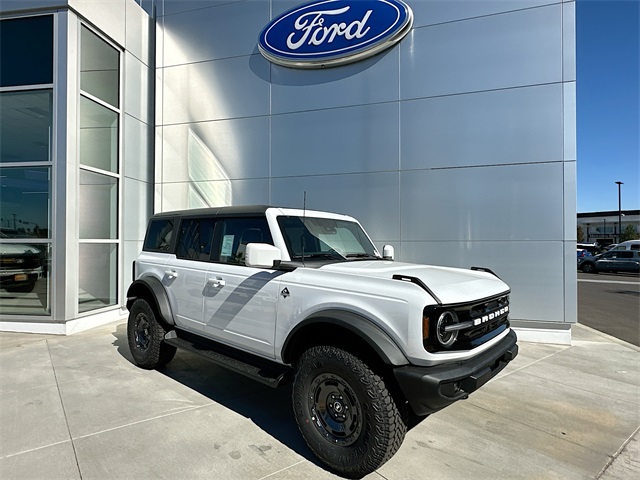 2025 Ford Bronco 4-Door Outer Banks's photo