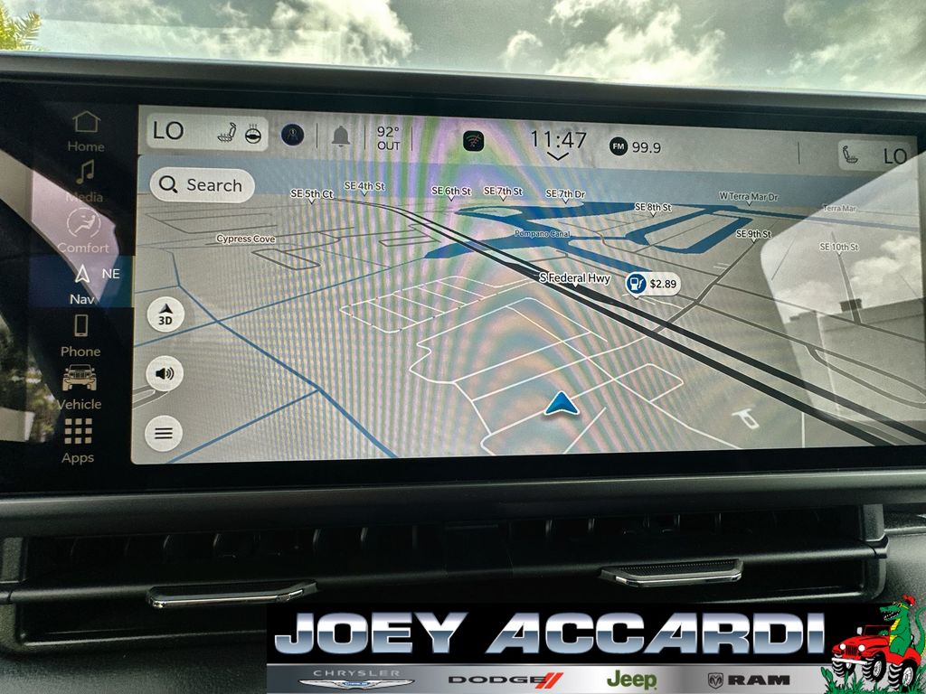 2025 Jeep Wrangler Sahara photo 18