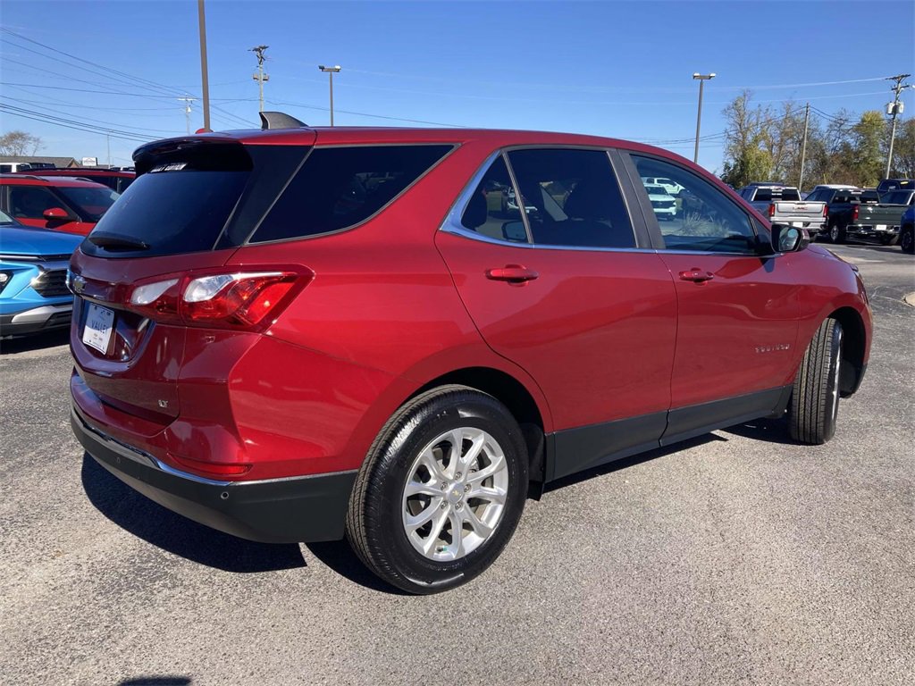 2021 Chevrolet Equinox LT photo 2