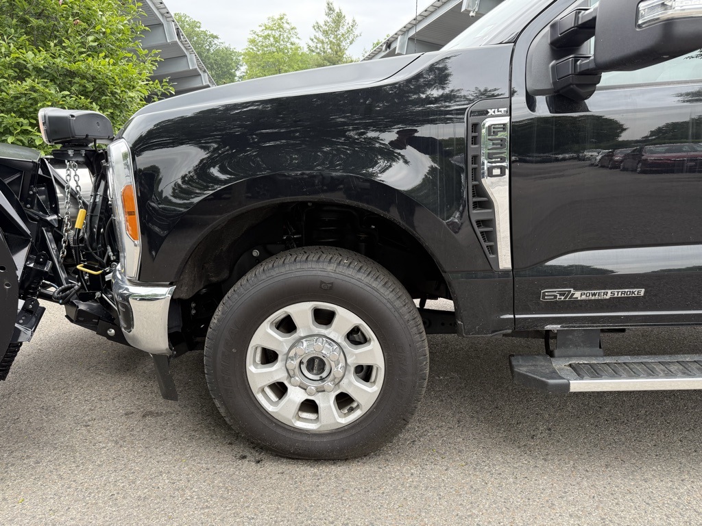 2023 Ford F-350 photo 5