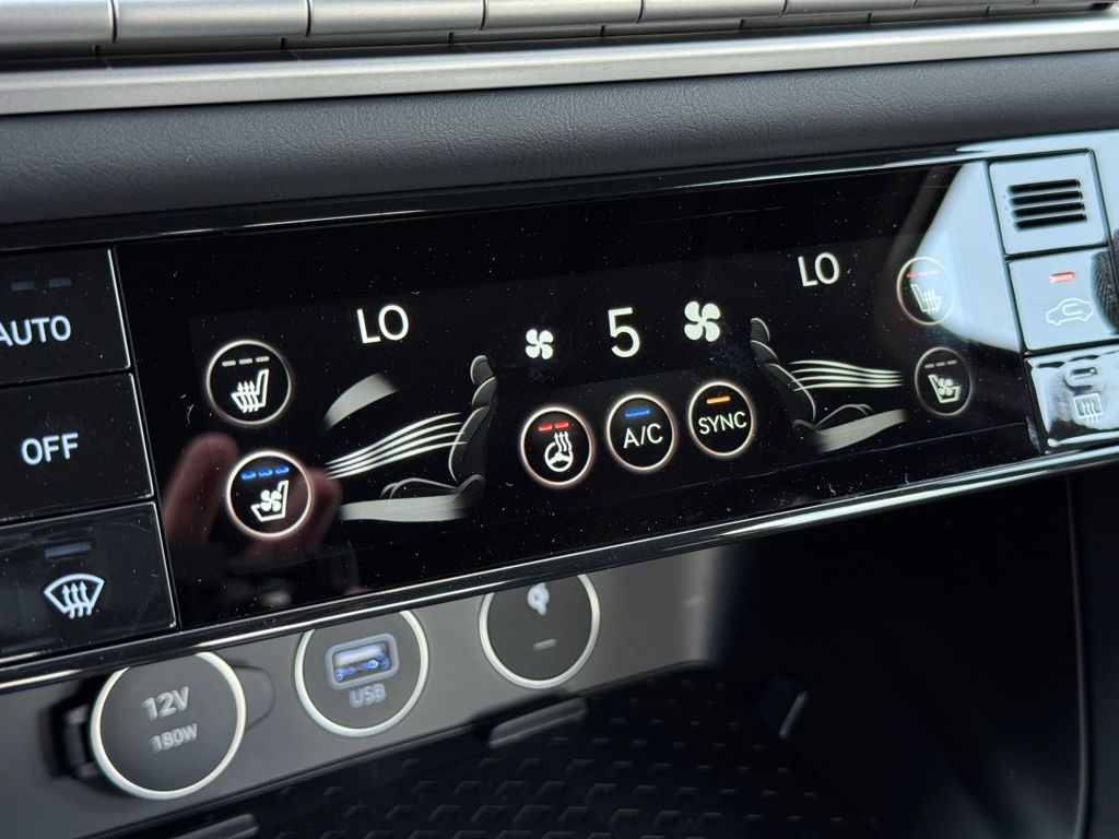 2025 Genesis G70 3.3T Sport Advanced photo 35