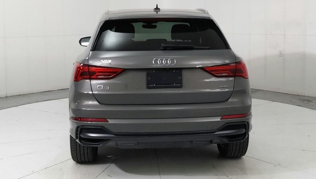 2022 Audi Q3 S line Premium Plus photo 4