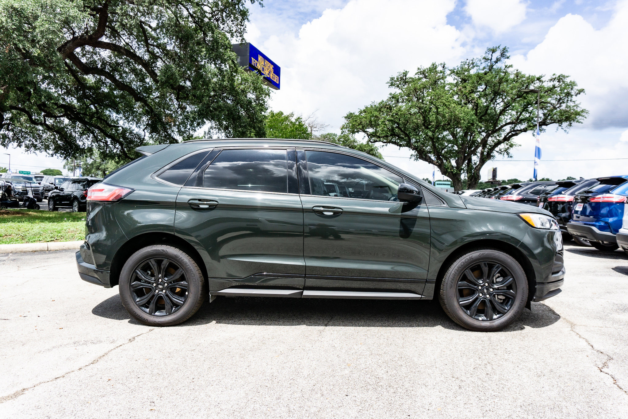 2024 Ford Edge SE photo 4