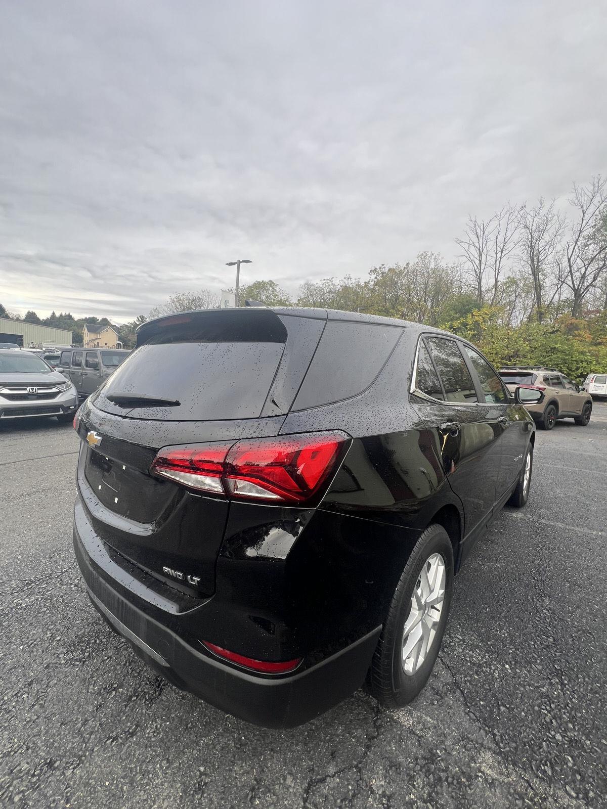 2022 Chevrolet Equinox LT photo 3