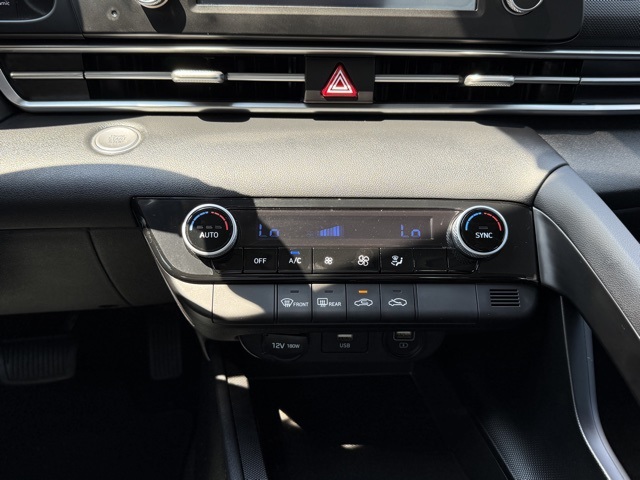 2023 Hyundai Elantra SEL photo 19