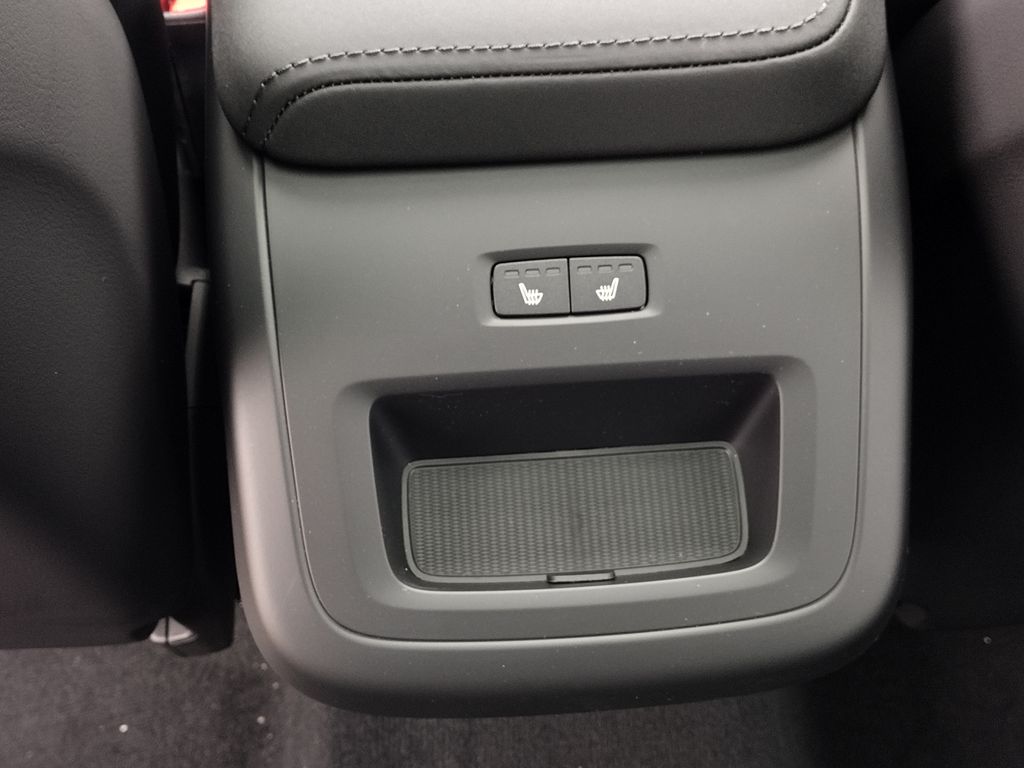 2026 VOLVO XC60 - Image 20