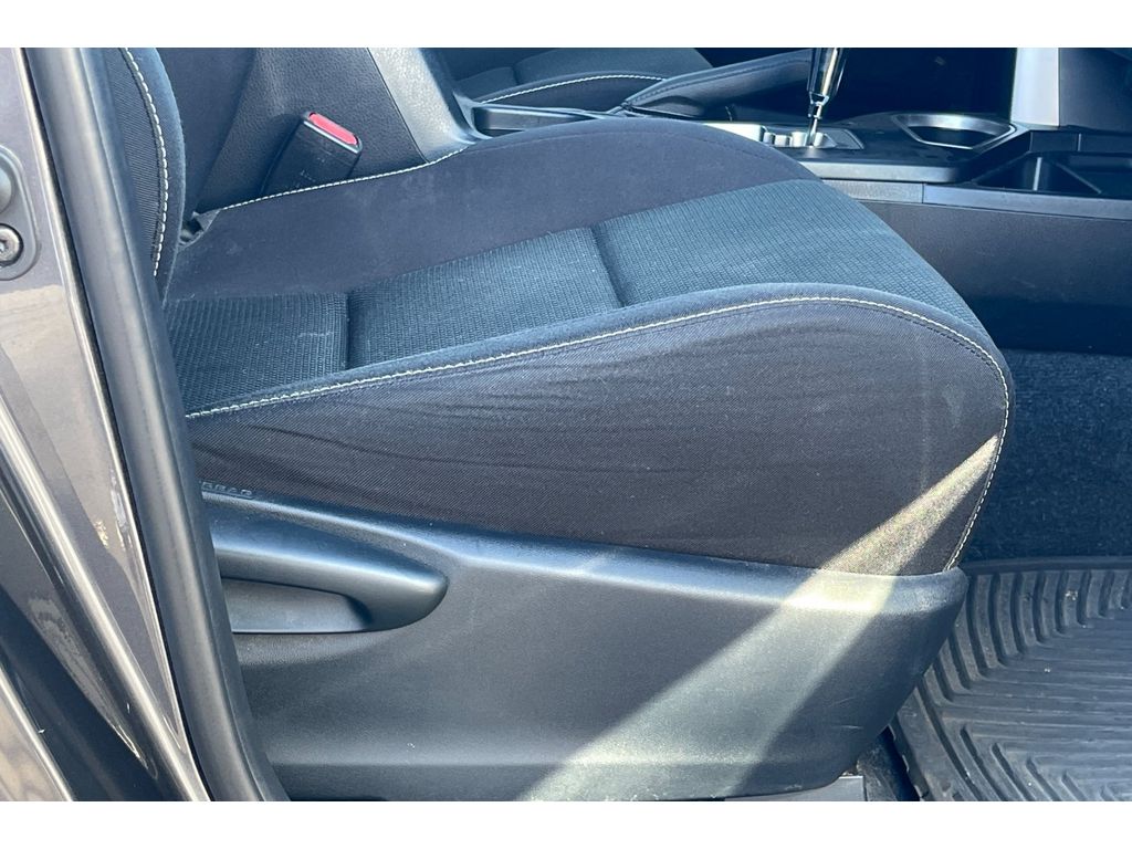 2017 Toyota RAV4 XLE photo 22