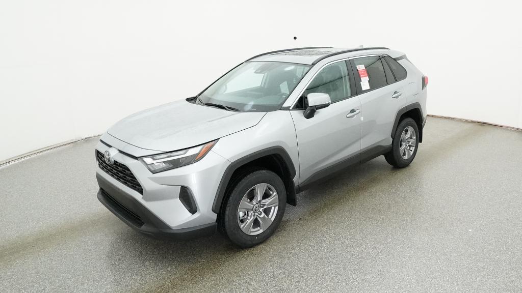2025 Toyota RAV4 XLE's photo