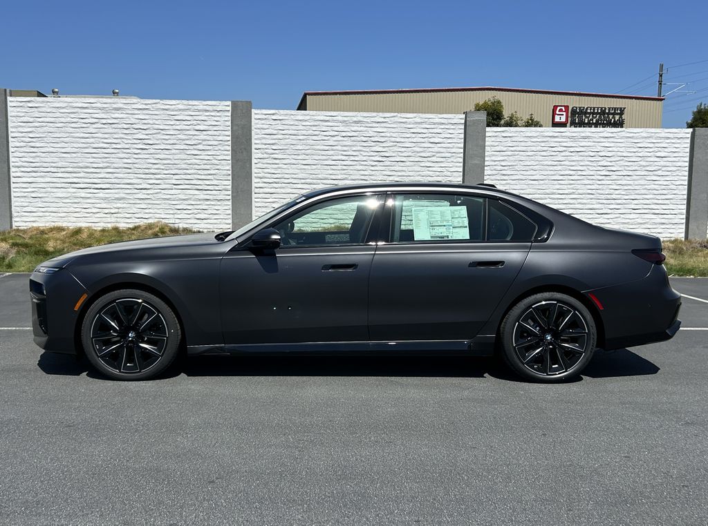 2025 Bmw 760i xDrive photo 2