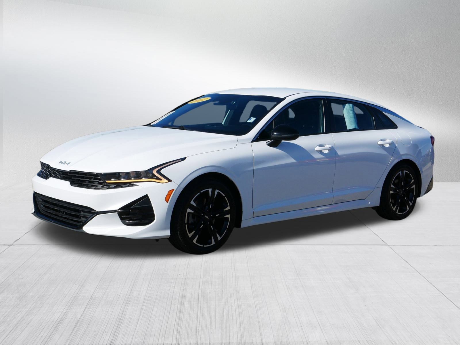 2022 Kia K5 GT-Line photo 3