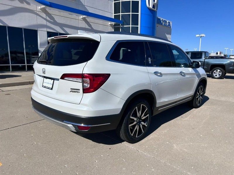 2020 Honda Pilot Touring photo 2