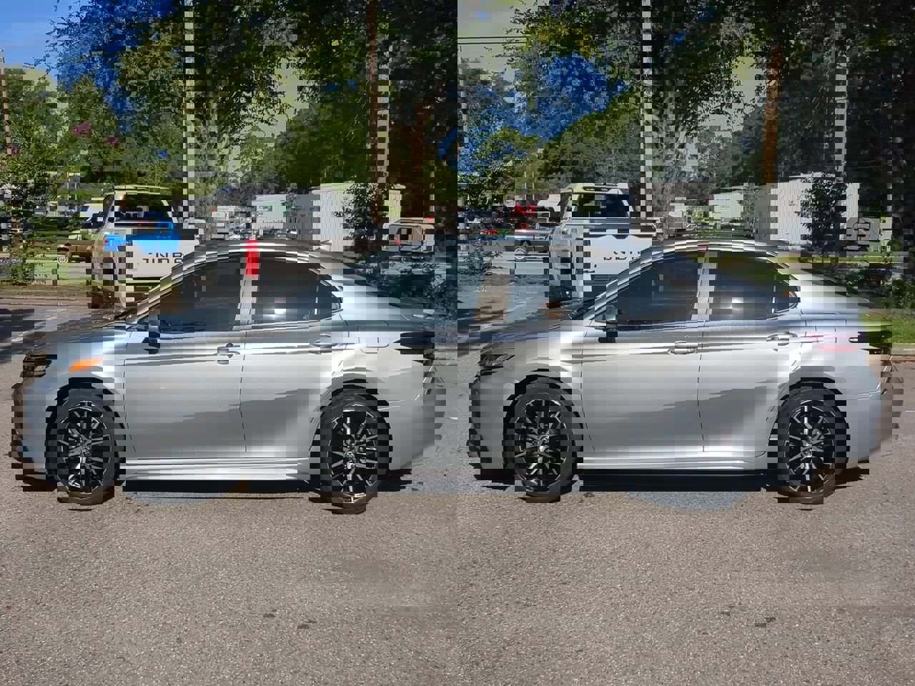 2023 Toyota Camry Hybrid SE photo 7