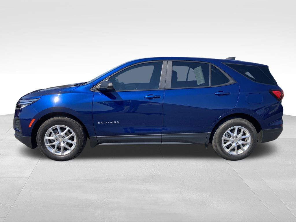 2022 Chevrolet Equinox LS photo 4