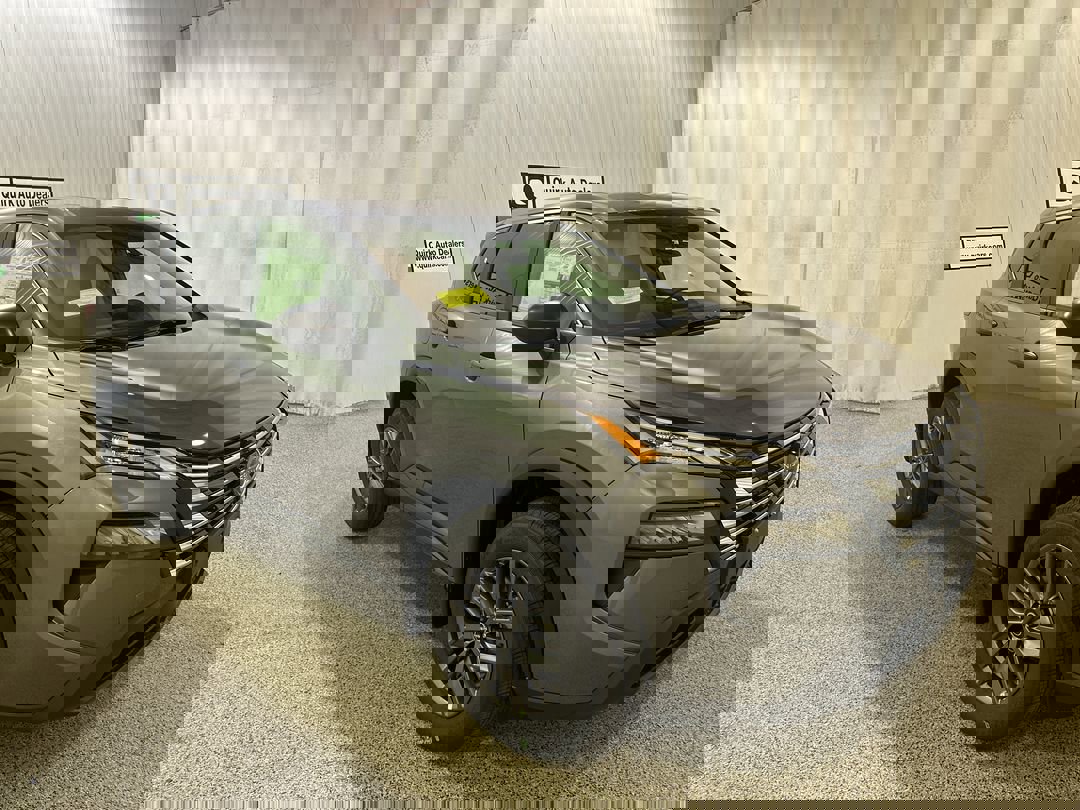 2026 Nissan Rogue S's photo